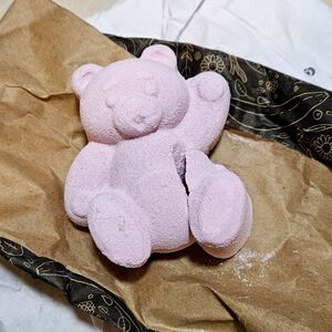 Lush Cosmetics Butterbear Bath Bomb - broken